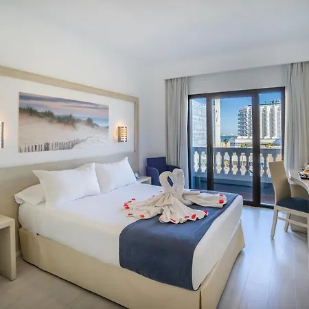 Plaza Hotel 4*