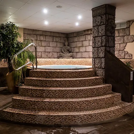 Plaza (adults Only) Hotell 4*