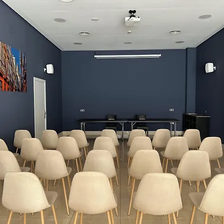 加的斯广场spa酒店 4*